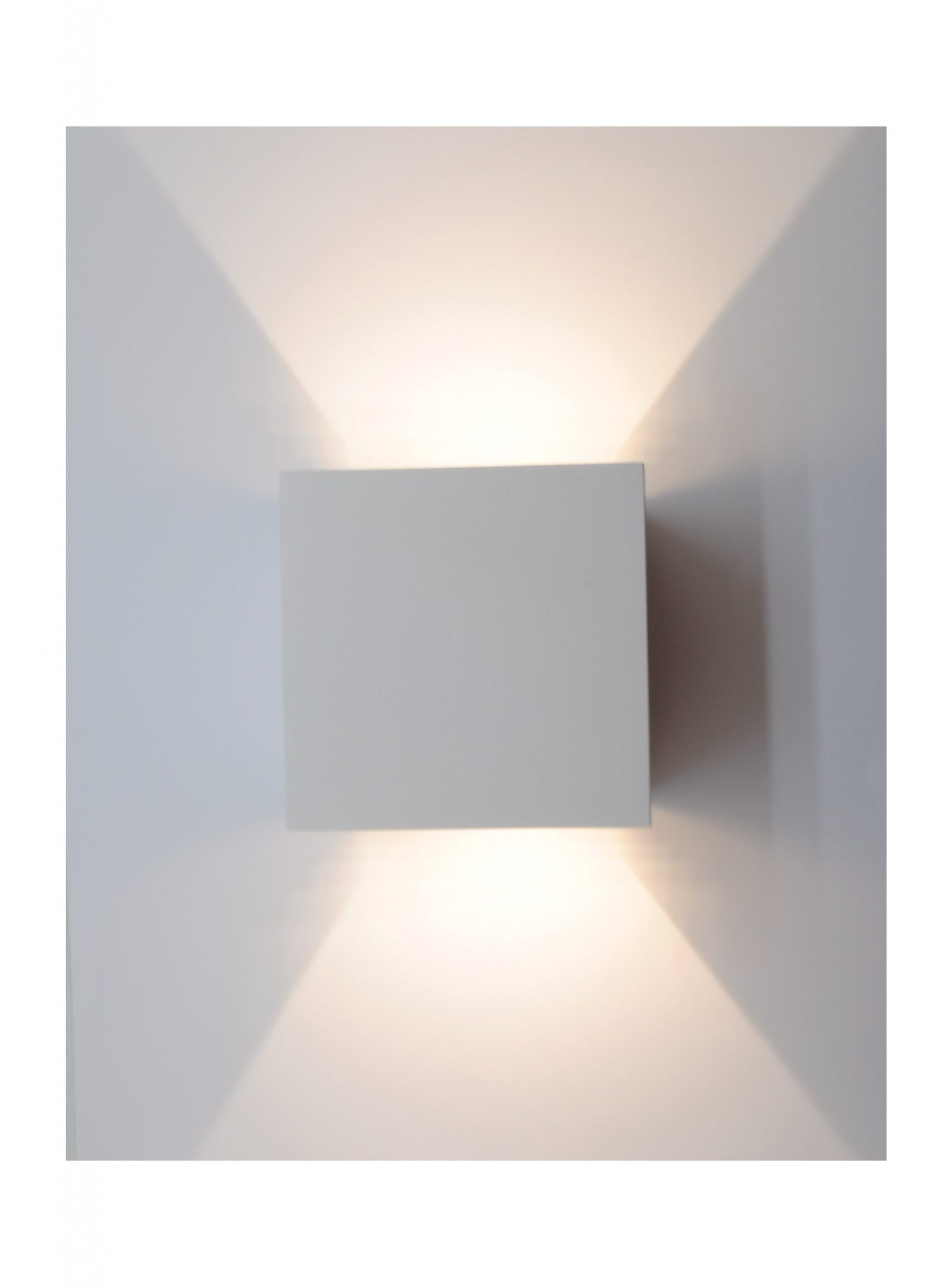Lámpara led estilo muro, de pared. Aplique [Aluminio] - 164,00€ 